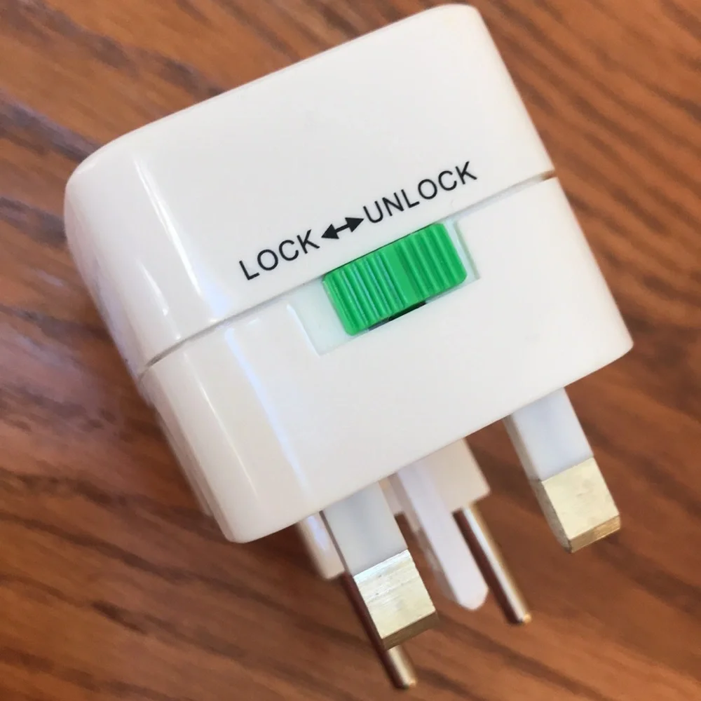 Universal Travel Adaptor: Compact & Easy to Use